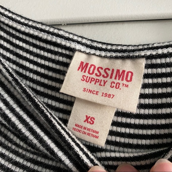 Mossimo off the shoulder stripped 3/4 sleeve shirt - Picture 3 of 4